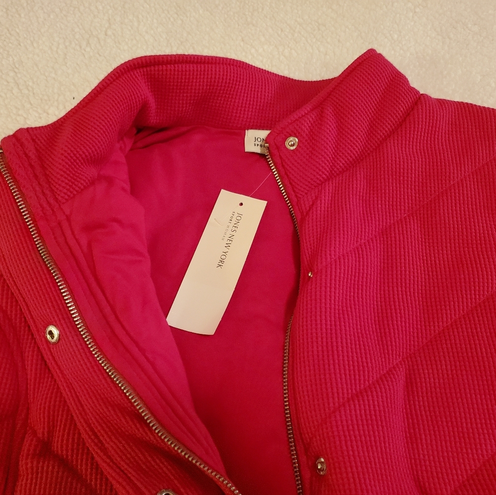 Jones New York size 2x hot pink quilted Vest. Zips and buttons. NWT - Picture 7 of 10